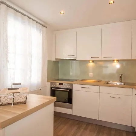 Azeno Eg Apartment *