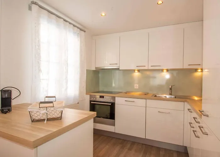 Azeno Eg Lejlighed *