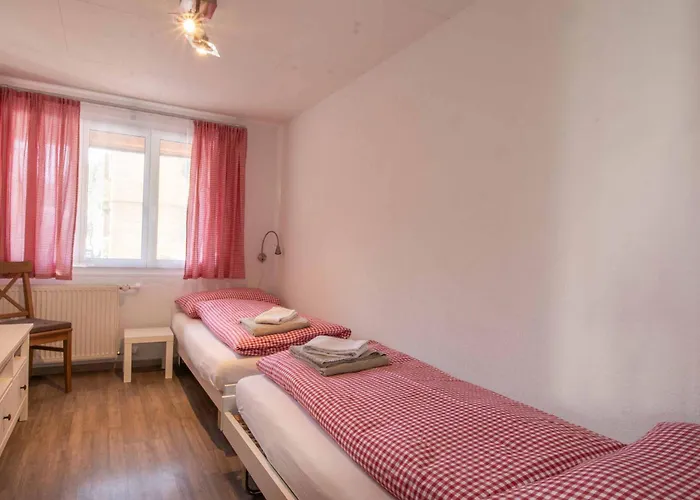 Azeno Eg Apartament *